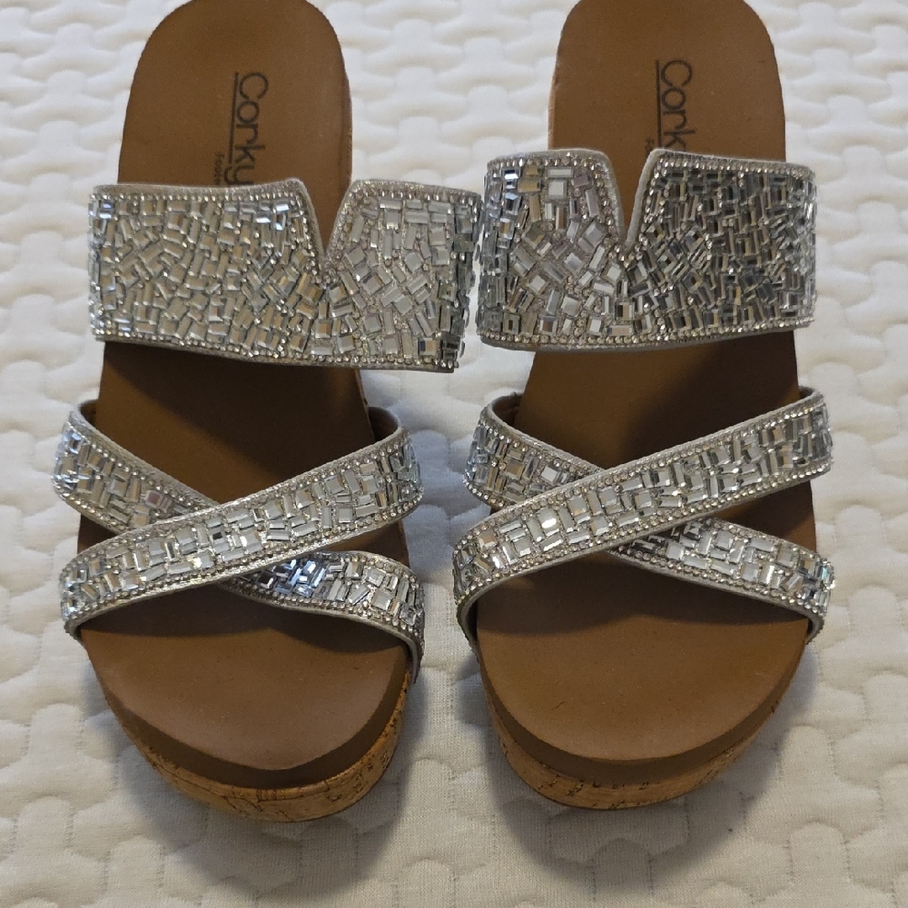 NWOT Corkys Women's Silver Mosaic Sandals
